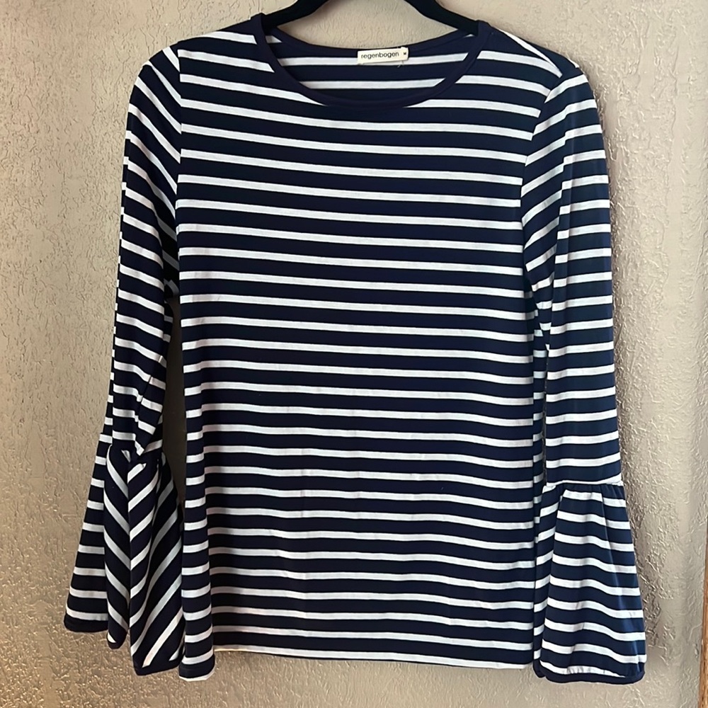 Bell Bottom Sleeve Top EUC